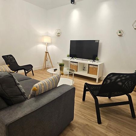 Apartamentos En El Centro - Plaza De Amboage - Wifi Ferrol Esterno foto