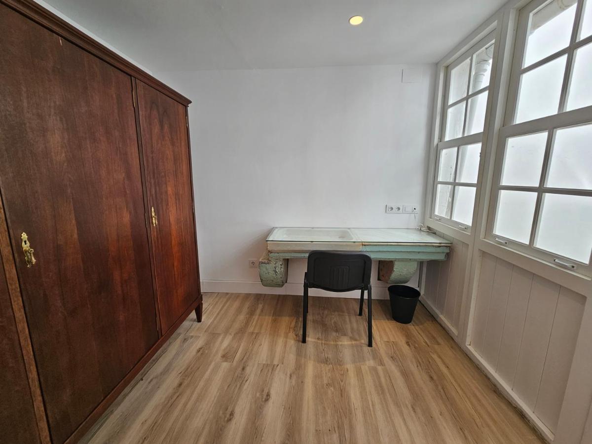Apartamentos En El Centro - Plaza De Amboage - Wifi Ferrol Esterno foto