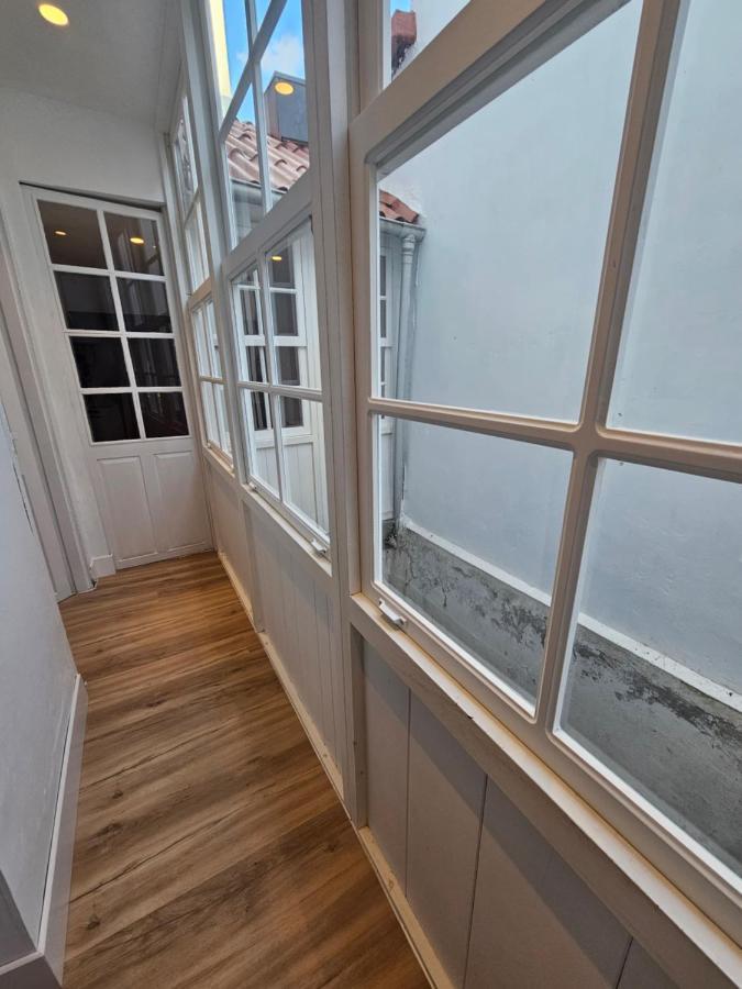 Apartamentos En El Centro - Plaza De Amboage - Wifi Ferrol Esterno foto