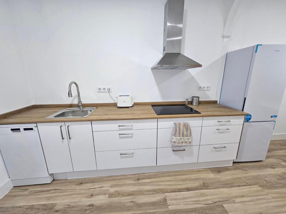 Apartamentos En El Centro - Plaza De Amboage - Wifi Ferrol Esterno foto