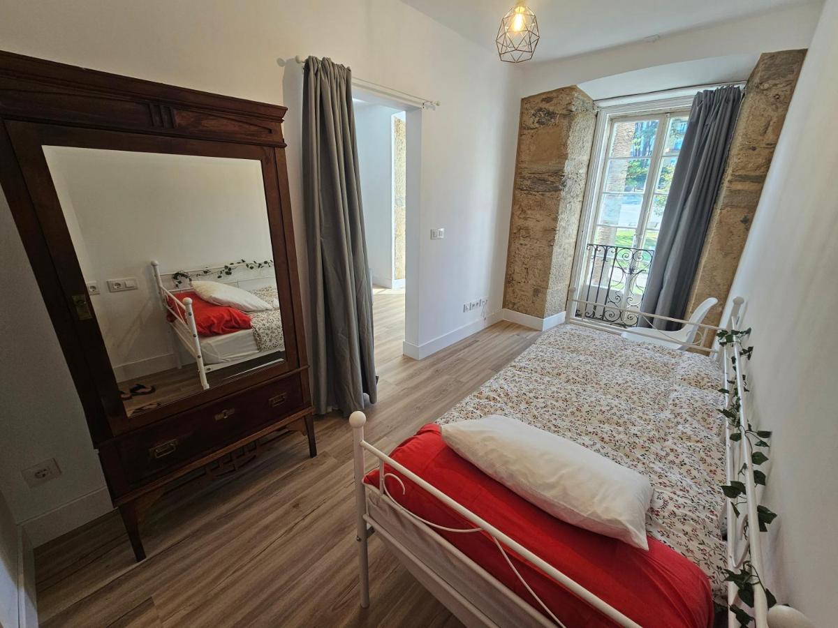 Apartamentos En El Centro - Plaza De Amboage - Wifi Ferrol Esterno foto