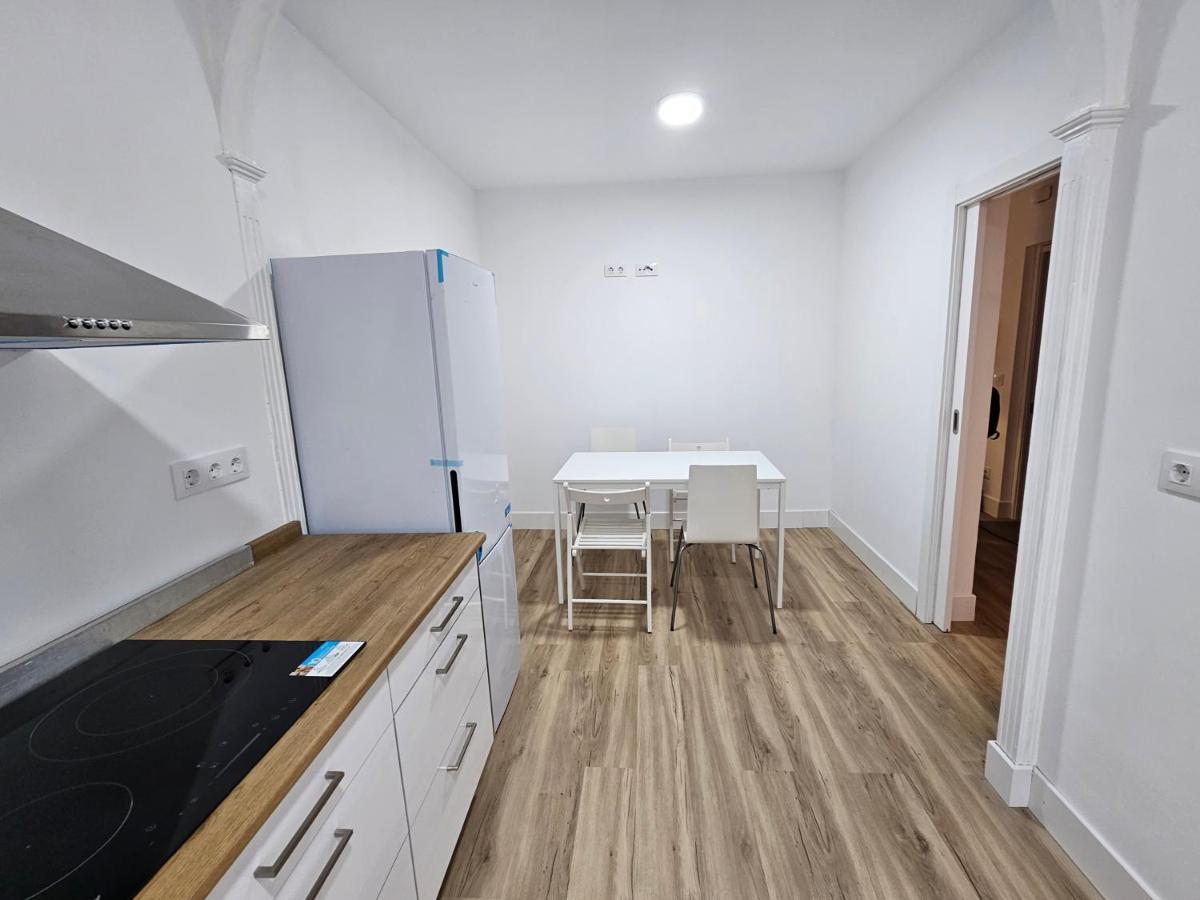 Apartamentos En El Centro - Plaza De Amboage - Wifi Ferrol Esterno foto