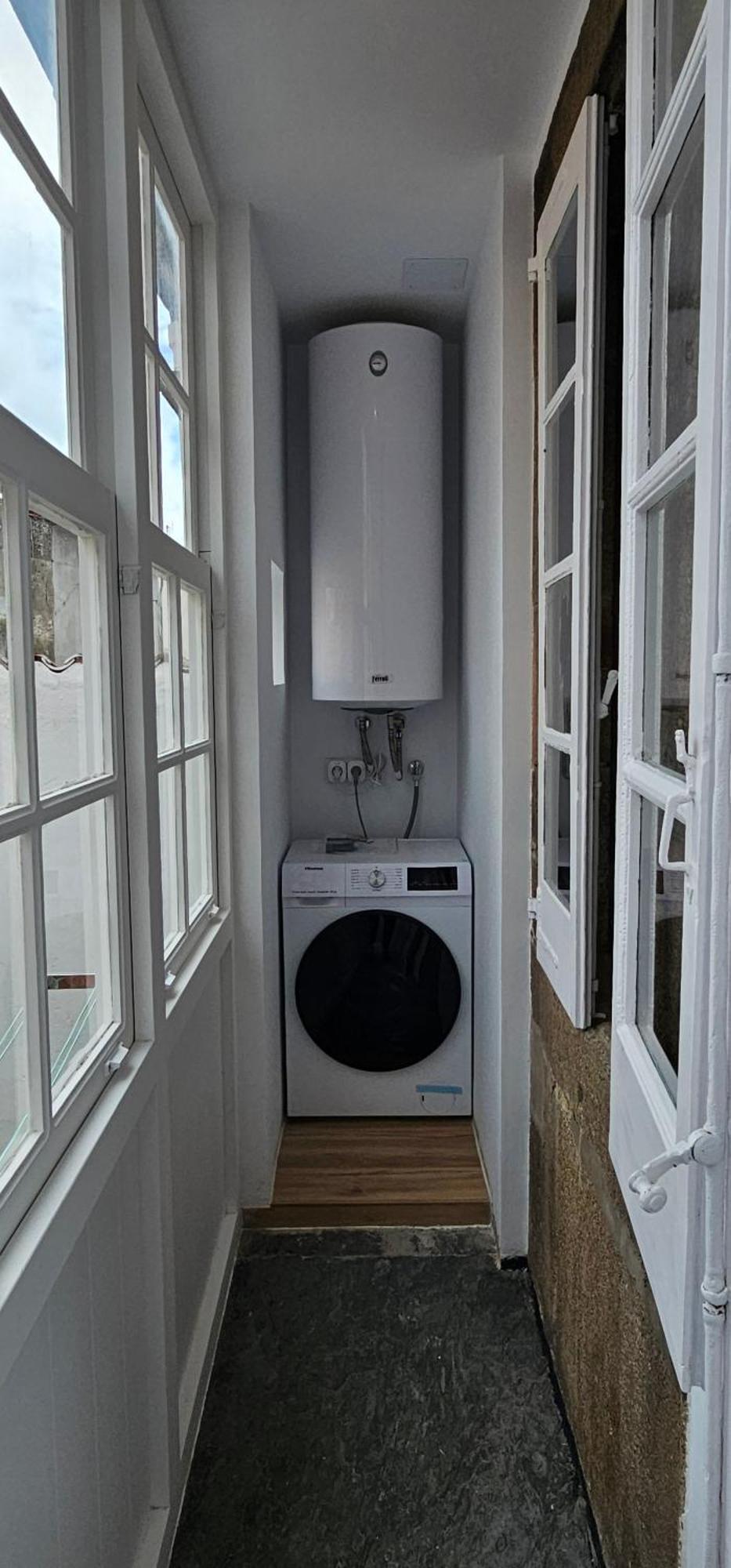 Apartamentos En El Centro - Plaza De Amboage - Wifi Ferrol Esterno foto